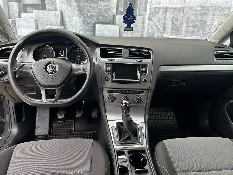 Volkswagen Golf (2014) 1.6TDi, 77KW - fotka 11 z 20