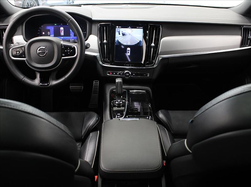 Volvo V90 2,0 T8 AWD PLUS Dark 59tkm. - fotka 8 z 27