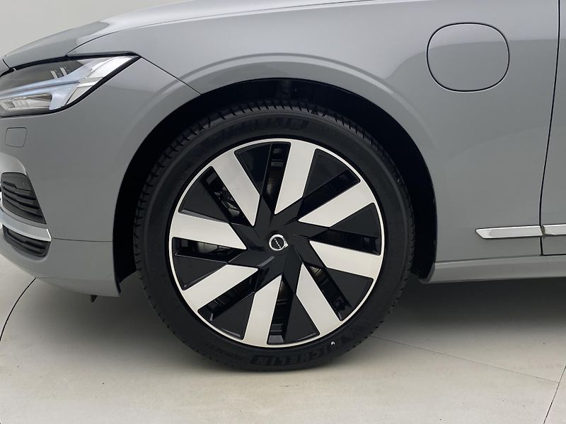 Volvo V90 T6 AWD RECHARGE CORE REZERVACE - fotka 38 z 60