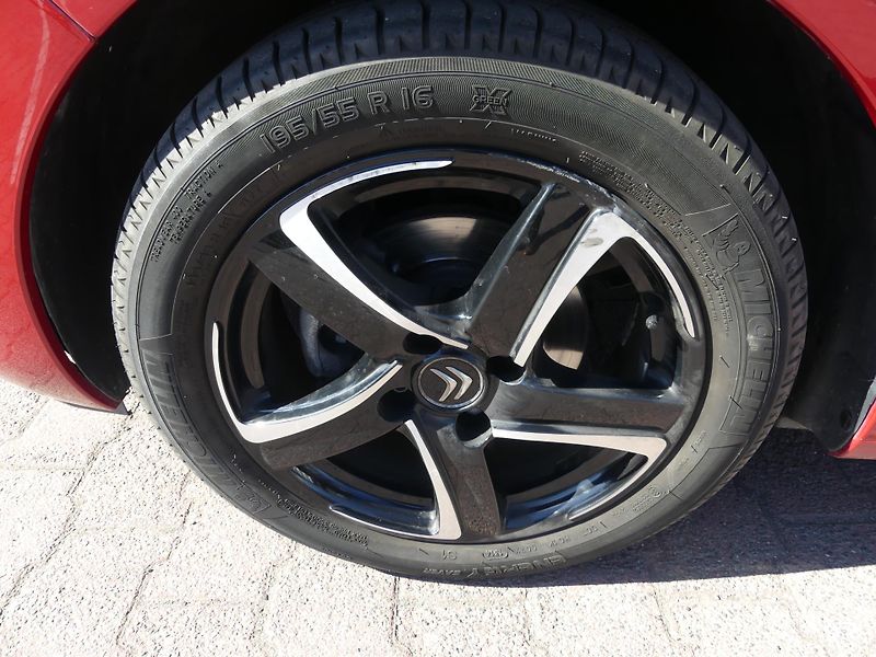 Citroën C3 Picasso (2016) 1,4 VTi MAN5 - fotka 17 z 17