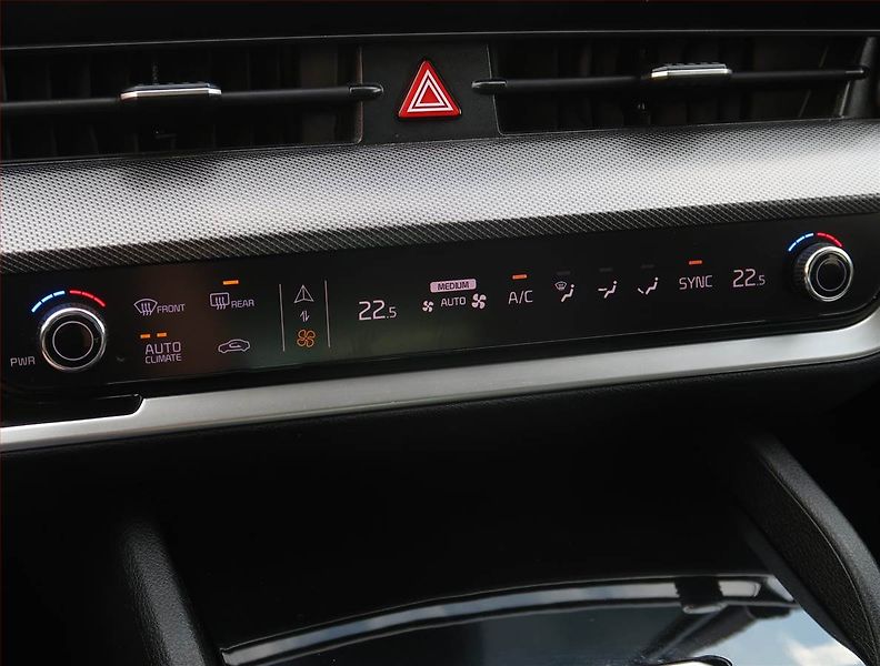 Kia Sportage (2023) 1.6 T-GDI MHEV - fotka 21 z 30