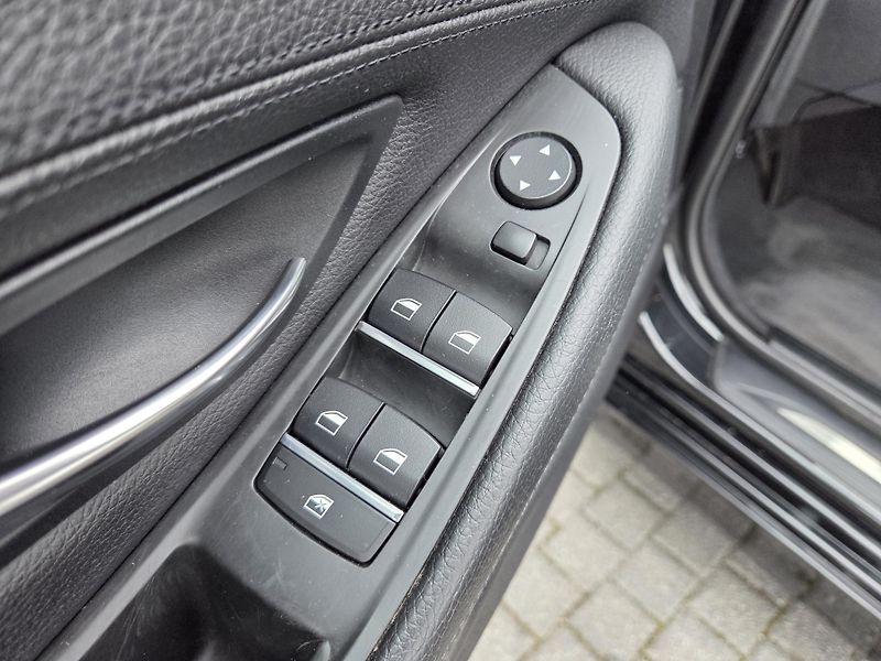 BMW Řada 5 525d xDrive ČR DPH  - fotka 14 z 44