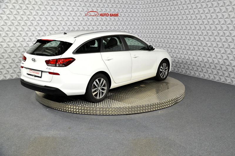 Hyundai i30 (2017) 1.6CRDi kombi 81kw - řetězová - fotka 5 z 23