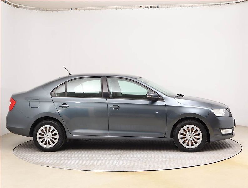 Škoda Rapid (2015) Ambition 1.2 TSI - fotka 6 z 18