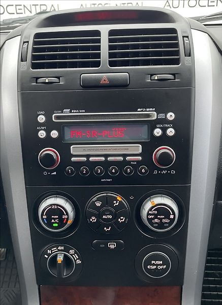 Suzuki Grand Vitara 2,0 i,103kW,4x4 - fotka 15 z 24