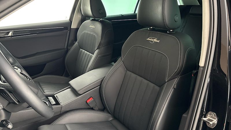 Škoda Superb 2.0 TDI DSG 4x4 L&K Combi - fotka 15 z 32