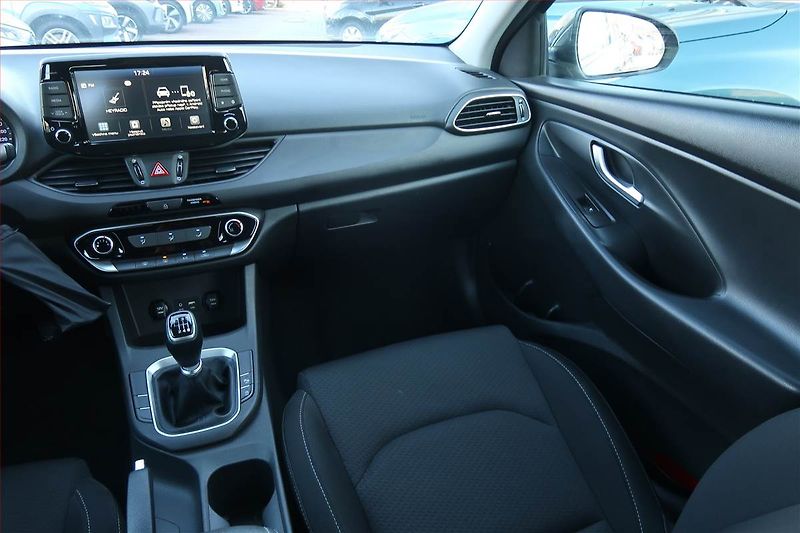 Hyundai i30 (2019) 1.4 T-GDI - fotka 8 z 17