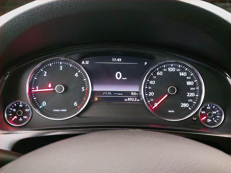 Volkswagen Touareg (2017) R-Line 3.0 TDI, 4X4, Automat - fotka 11 z 18