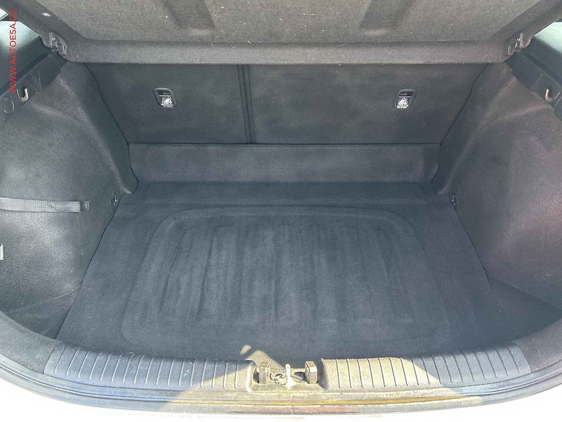 Kia Ceed (2018) 1.4 CVVT, ČR, AC, temp - fotka 7 z 17