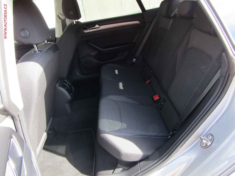 Volkswagen Arteon (2019) 2.0 TDi, DSG, navi, park - fotka 10 z 18