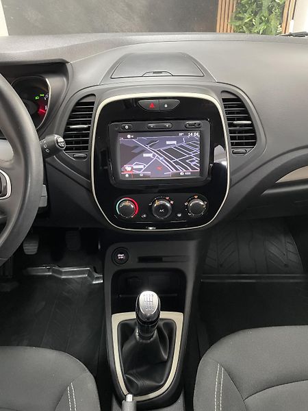 Renault Captur 1.2 TCe ČR 1.MAJ.NAVI  - fotka 22 z 25