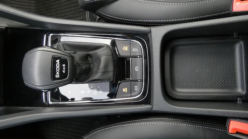 Škoda Kodiaq 2.0 TDI 110 kW Style 4x4 DSG - fotka 18 z 24