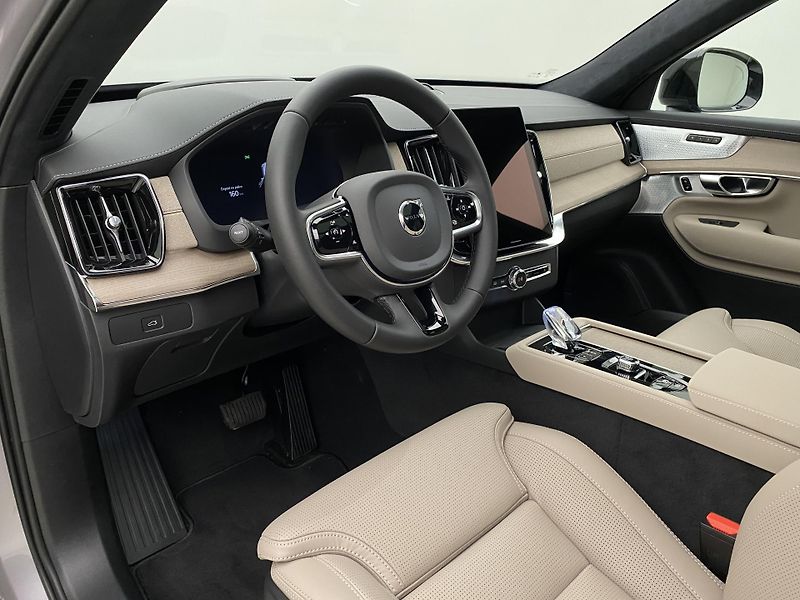 Volvo XC90 B5 AWD DARK ULTRA AUT CZ 7m - fotka 4 z 66