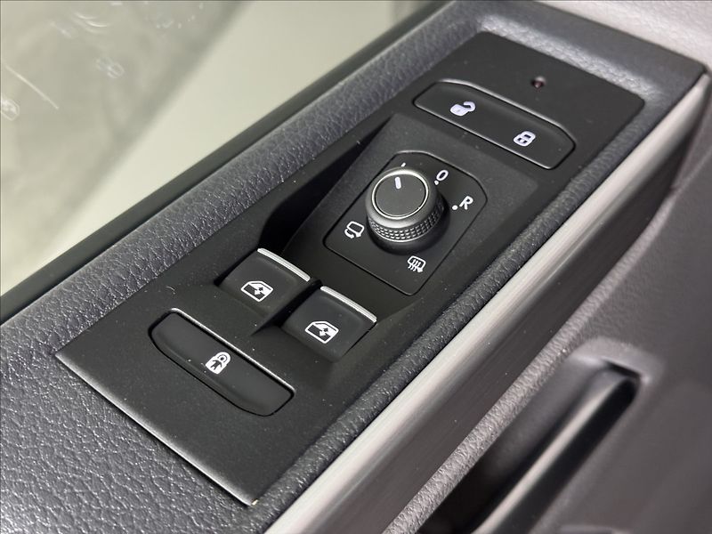 Volkswagen California 2,0 TDi  DSG Beach LED Assist - fotka 27 z 50