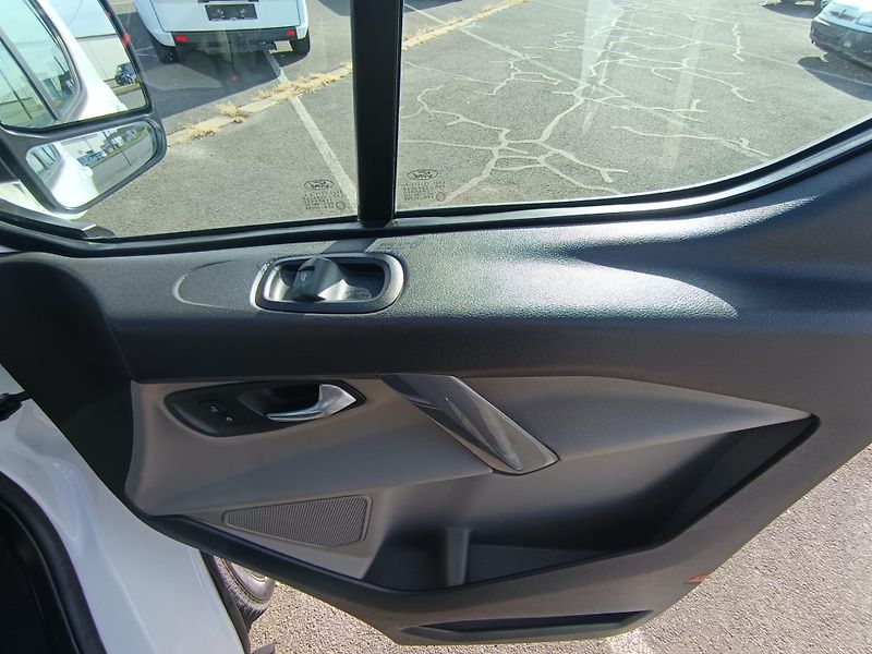 Ford Tourneo Custom (2013) - fotka 25 z 40