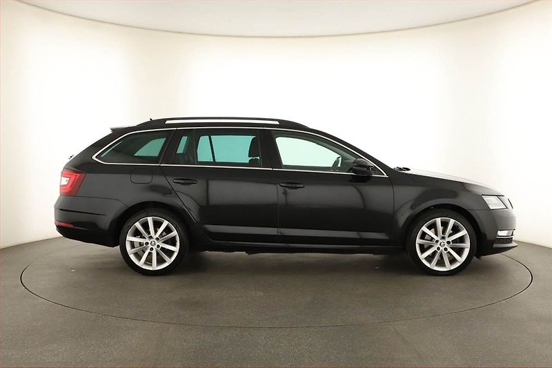 Škoda Octavia (2019) Style 2.0 TDI, 4X4, Automat - fotka 6 z 18