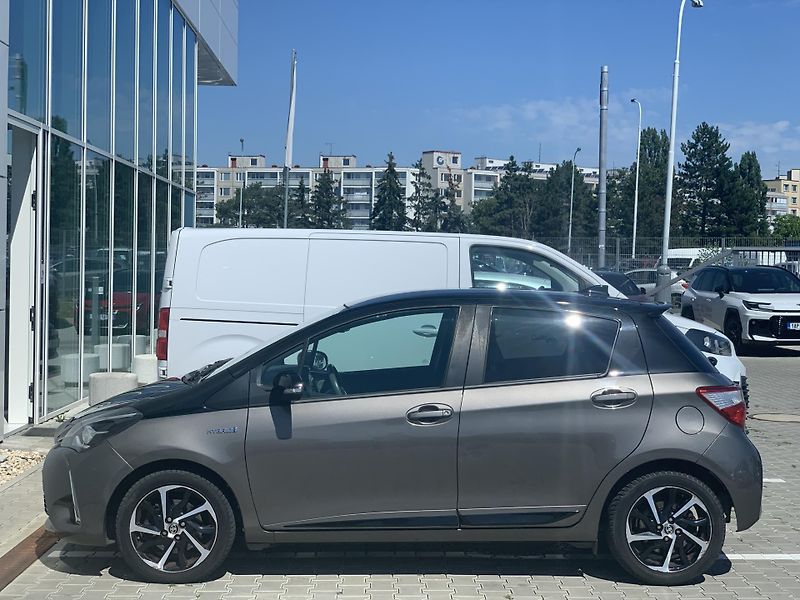Toyota Yaris SELECTION 1,5 HYBRID 74kW AT - fotka 4 z 26