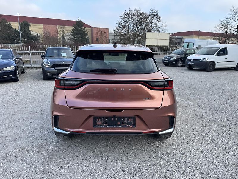 Lexus LBX (2025) 1.5 hybridní/Benzín ELEGANT T. - fotka 7 z 28