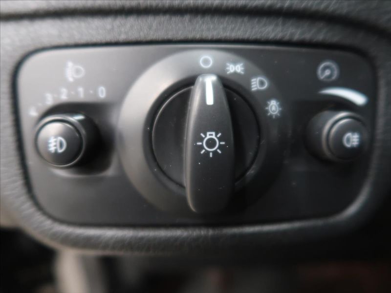 Ford S-MAX 2,0 TDCi 96KW AT Titanium - fotka 17 z 31
