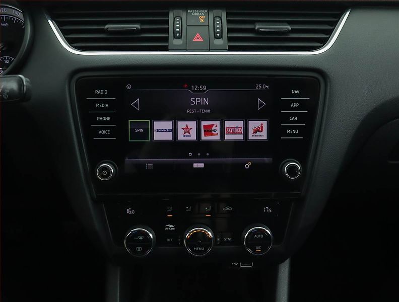 Škoda Octavia (2018) 1.5 TSI, Serv.kniha, Navi - fotka 12 z 15