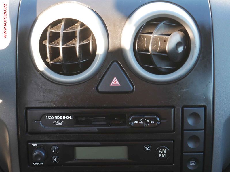 Ford Fusion (2003) 1.4 16V, AC, tažné - fotka 11 z 15