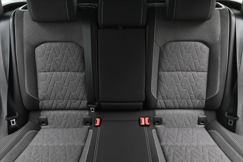 Volkswagen Passat 2,0 TDI 110 kW DSG Business Zá - fotka 28 z 32