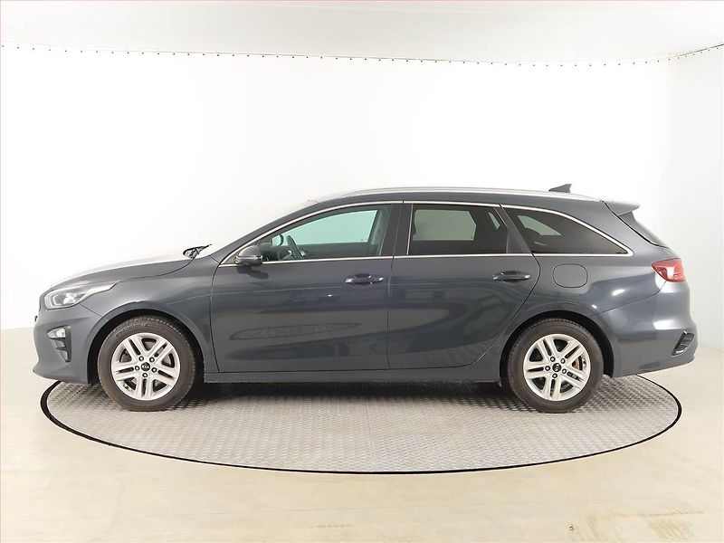 Kia Ceed (2020) Gold 1.6 CRDi, Automat - fotka 3 z 18