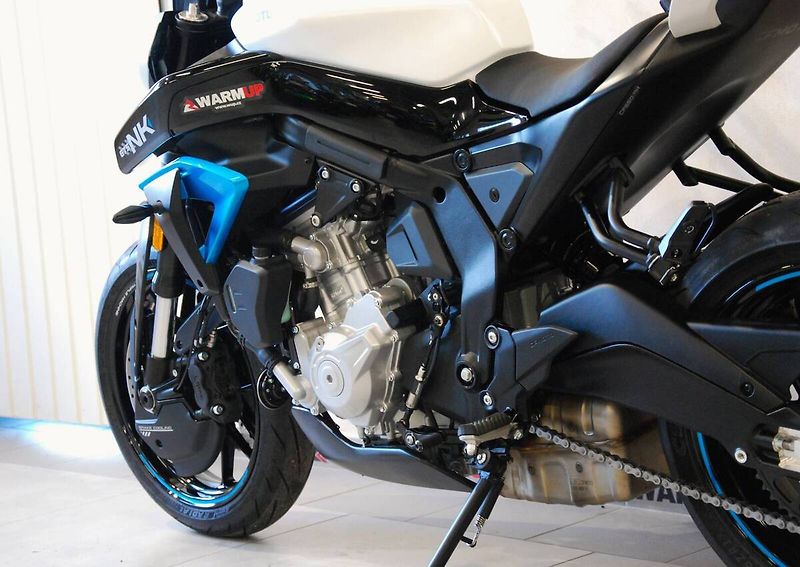 CFMOTO (2025) 675 NK - stroj od nás,1.maj,90 - fotka 18 z 20