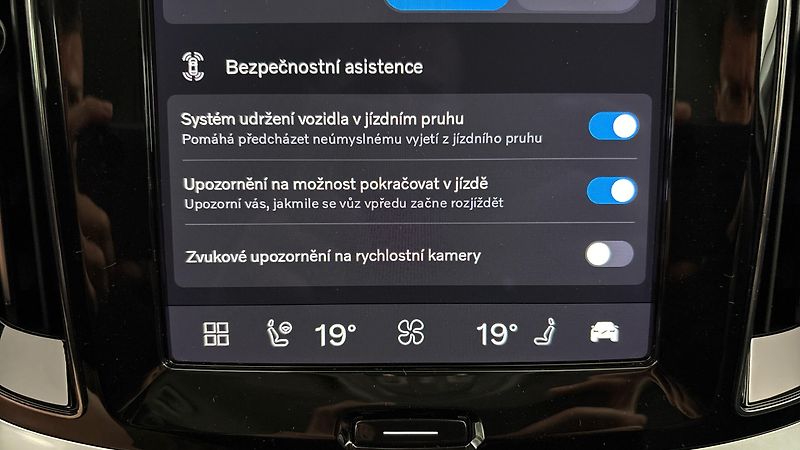 Volvo V60 2.0 T6 AUT AWD Recharge Plus B - fotka 25 z 27