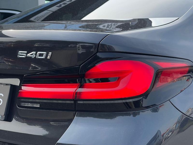 BMW Řada 5 540i ExecutiveDrivePRO,1.maj,D - fotka 22 z 22