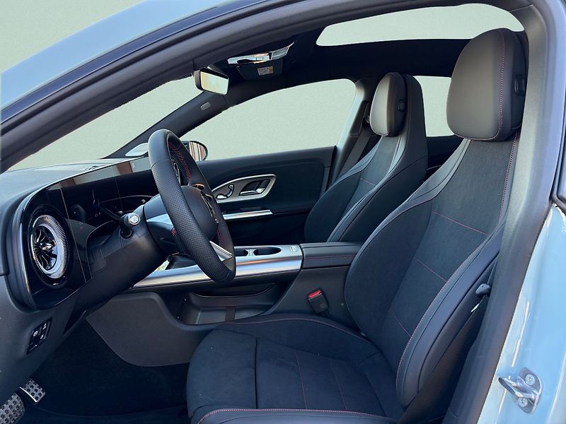 Mercedes-Benz CLA (2025) 200 4MATIC - fotka 13 z 15