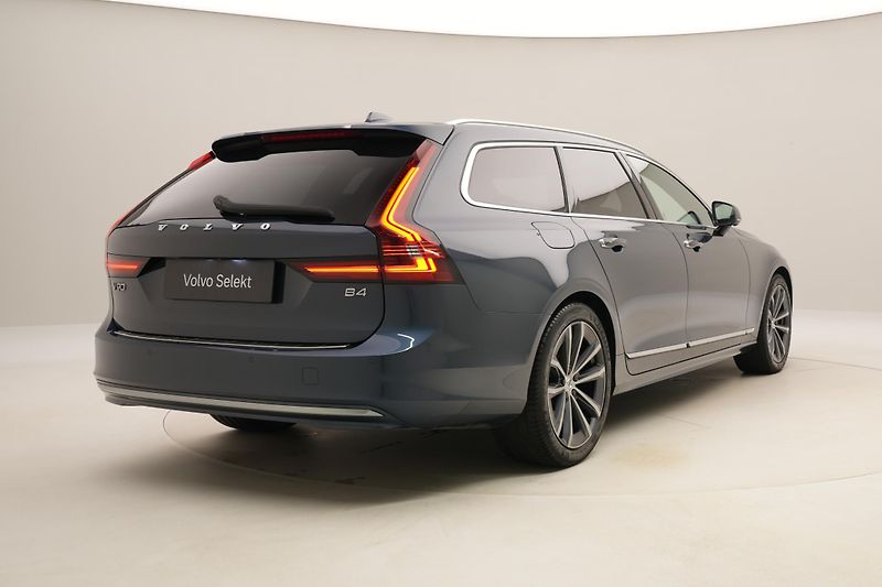 Volvo V90 B4 BRIGHT PLUS AUT REZERVACE - fotka 13 z 48