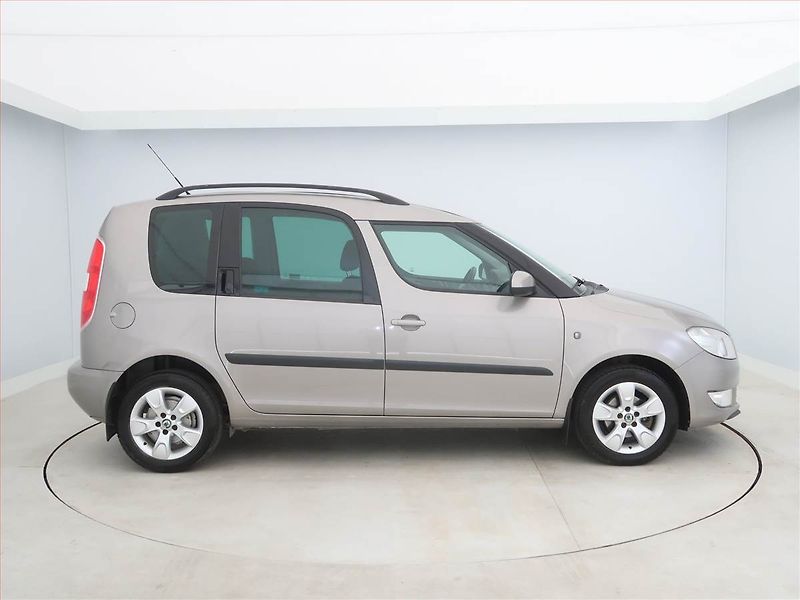 Škoda Roomster (2010) Elegance 1.2 TSI, Tempomat - fotka 6 z 16