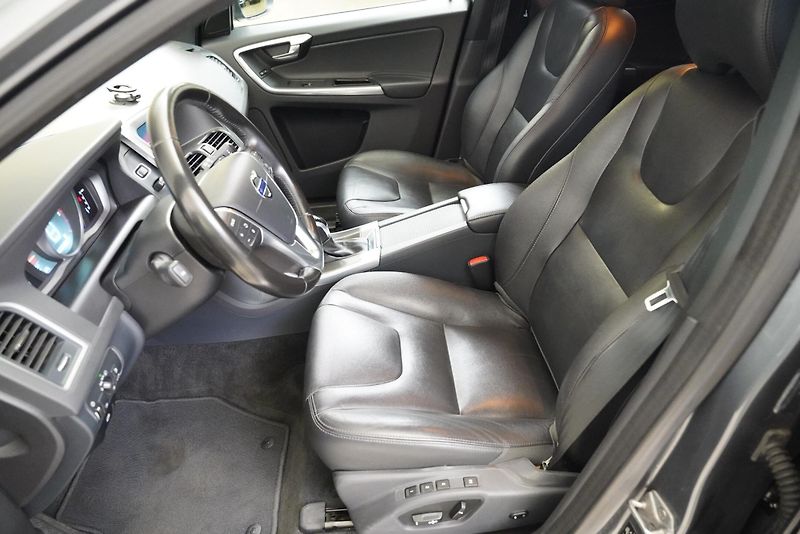 Volvo XC60 - fotka 11 z 29