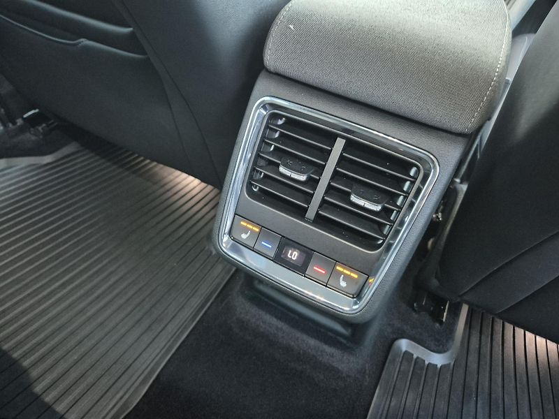 Škoda Enyaq 150kw, iV80 19ALU SOH 97% - fotka 41 z 46