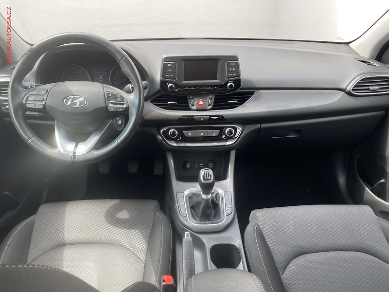 Hyundai i30 (2018) 1.4 T-GDi Fastback, ČR - fotka 8 z 15