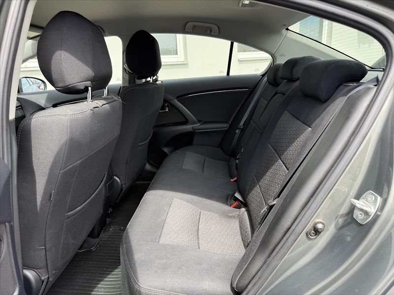 Toyota Avensis 2,0 Sol, Automat - fotka 10 z 18