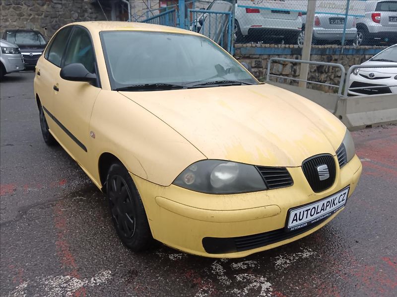 Seat Ibiza 1,4 i Reference - fotka 15 z 16