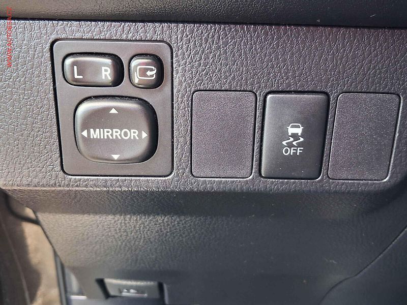 Toyota RAV4 (2014) 2.2 D-4D 4x4, ČR, AC, TZ - fotka 12 z 22