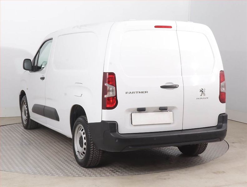 Peugeot Partner (2023) Maxi 1.5 BlueHDi, 3Místa, ČR - fotka 4 z 16