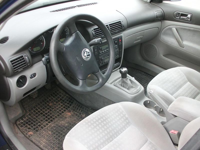 Volkswagen Passat (2001) VOLAT 602 696118 - fotka 2 z 4