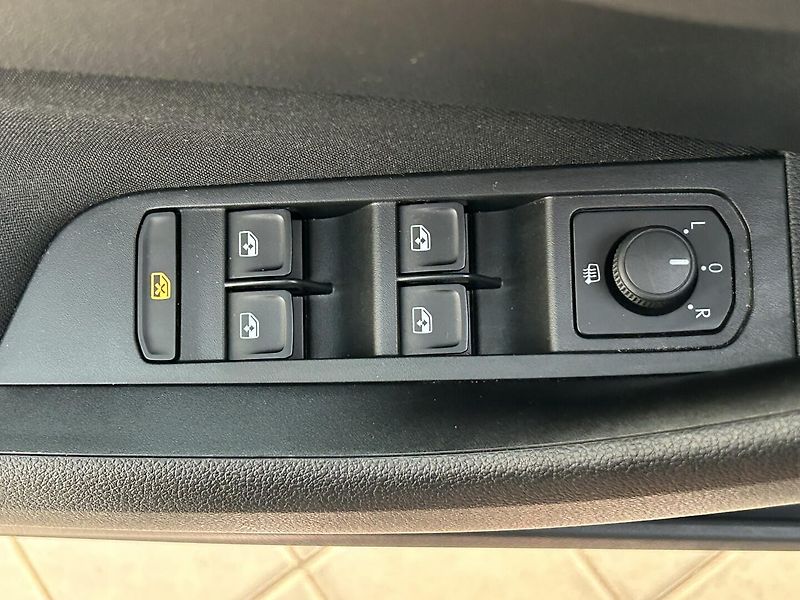 Škoda Kamiq 1.0 TS Selection - fotka 14 z 30
