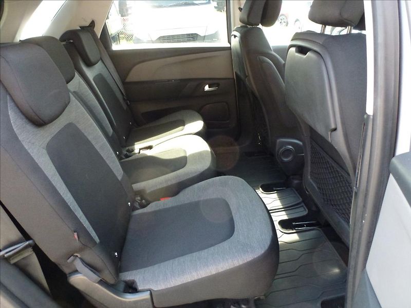 Citroën C4 Picasso 1,2 PureTech 130 6AUT  SpaceTo - fotka 31 z 54