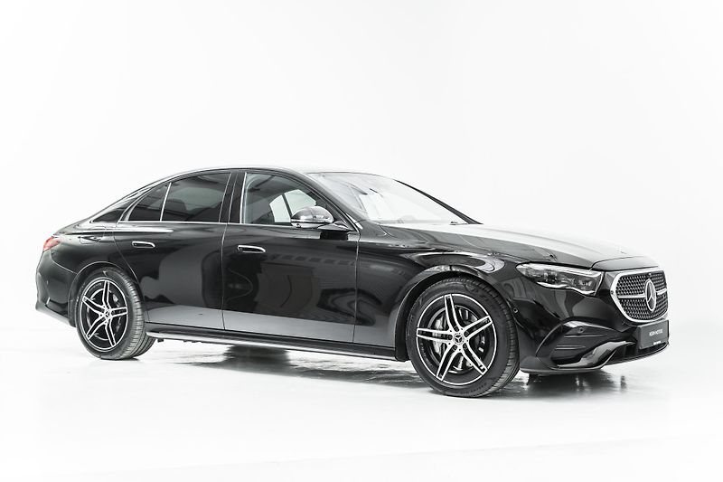 Mercedes-Benz Třídy E 220d 4M*AMG*záruka - fotka 2 z 34