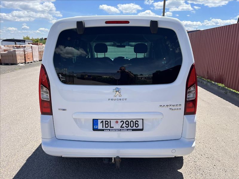 Peugeot Partner 1,6 HDi 5MÍST KLIM ROZVODY DPH - fotka 7 z 39