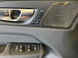 Volvo XC60 B5 AWD Black Edition Plus AT8 - náhled 22