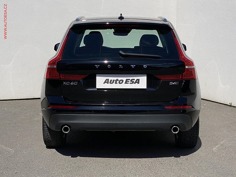 Volvo XC60 (2020) 2.0 D 4x4, ČR, servis.kniha - fotka 5 z 22
