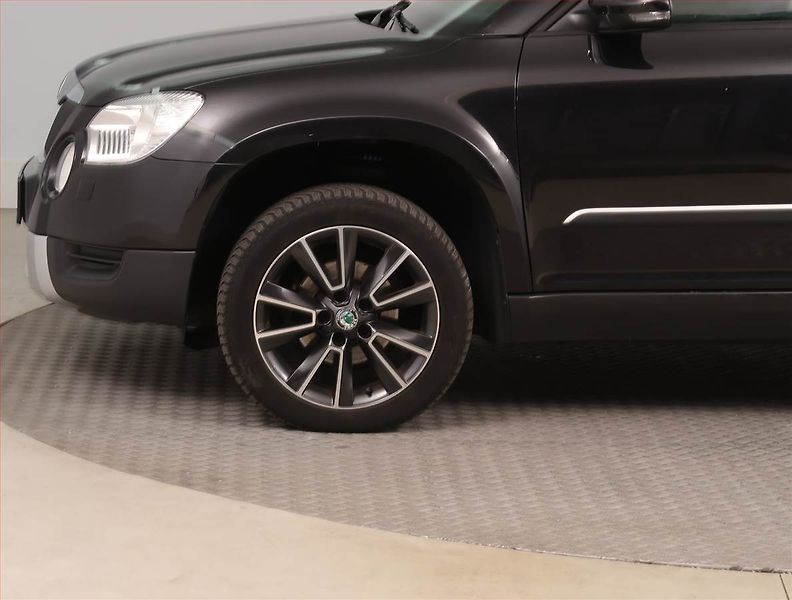 Škoda Yeti (2013) Adventure 1.4 TSI, Xenony - fotka 15 z 16