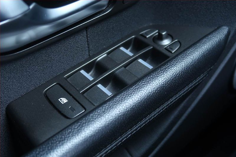 Land Rover Range Rover Evoque (2015) TD4, 4X4, Automat, Kůže, Navi - fotka 22 z 23