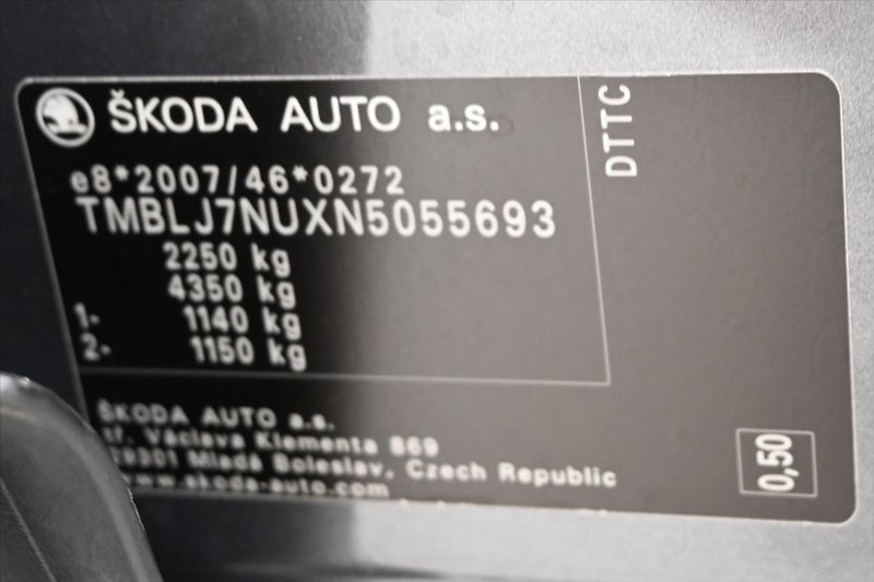 Škoda Karoq 2,0 TDI 110kW DSG 4x4 STYLE Zá - fotka 12 z 32